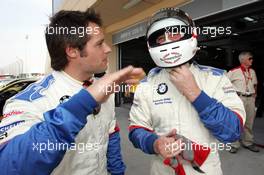 16.12.2005 Sakhir, Bahrain, Formula BMW World Final 2005, 13th to 16th December, Bahrain International Circuit, BMW Race Cars / Training - Nigel Mansell, GBR (ex. F1 champion)  is driving the BMW M3 GTR - here with Andy Priaulx, GBR, (WTCC-Champion) - For further information please register at www.press.bmw.de - This image is free for editorial use only. Please use for Copyright/Credit: c BMW AG