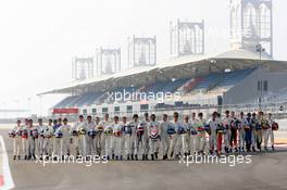 13.12.2005 Sakhir, Bahrain, Formula BMW World Final 2005, 13th to 16th December, Bahrain International Circuit, Group picture - For further information please register at www.press.bmw.de - This image is free for editorial use only. Please use for Copyright/Credit: c BMW AG