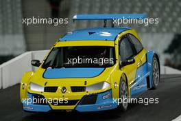 02.12.2005 Paris, France,  Free Traing Session - Bernd Schneider (GER), Vodafone AMG-Mercedes, AMG-Mercedes C-Klasse in a Renault Megane Trophy CAR - Race of Champions, Stade de France