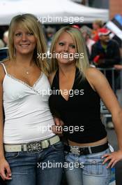 5-8.8.2005 Finland, Girls at the rally - World Rally Championship, August, Rd.10