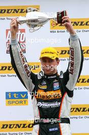 09.04.2006 Fawkham, England,  Sunday, Matt Neal - British Touring Car Championship 2006 at Brands Hatch, England