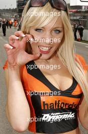 09.04.2006 Fawkham, England,  Sunday, Grid Girls - British Touring Car Championship 2006 at Brands Hatch, England