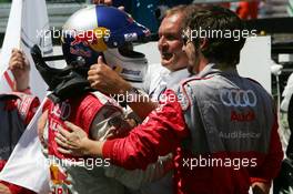 02.07.2006 Fawkham, England,  Mattias Ekström (SWE), Audi Sport Team Abt Sportsline, being congratulated with his victory - DTM 2006 at Brands Hatch, England (Deutsche Tourenwagen Masters)