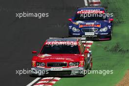 02.07.2006 Fawkham, England,  Vanina Ickx (BEL), Team Midland, Audi A4 DTM, leads Susie Stoddart (GBR), Mücke Motorsport, AMG-Mercedes C-Klasse - DTM 2006 at Brands Hatch, England (Deutsche Tourenwagen Masters)