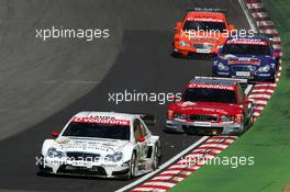 02.07.2006 Fawkham, England,  Mathias Lauda (AUT), Persson Motorsport AMG-Mercedes, AMG-Mercedes C-Klasse, leads Vanina Ickx (BEL), Team Midland, Audi A4 DTM, Susie Stoddart (GBR), Mücke Motorsport, AMG-Mercedes C-Klasse and Daniel La Rosa (GER), Mücke Motorsport, AMG-Mercedes C-Klasse - DTM 2006 at Brands Hatch, England (Deutsche Tourenwagen Masters)