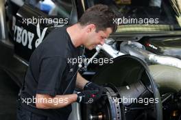 21.07.2006 Nurnberg, Germany,  Mechanics working on the car of Christian Abt (GER), Audi Sport Team Phoenix, Audi A4 DTM - DTM 2006 at Norisring (Deutsche Tourenwagen Masters)