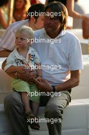 21.07.2006 Nurnberg, Germany,  Hermann Tomczyk (GER), ADAC Sport President, with his grandson?? - DTM 2006 at Norisring (Deutsche Tourenwagen Masters)