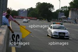 23.07.2006 Nurnberg, Germany,  The safety car leads the field around, with Bruno Spengler (CDN), AMG-Mercedes, AMG-Mercedes C-Klasse, leading - DTM 2006 at Norisring (Deutsche Tourenwagen Masters)