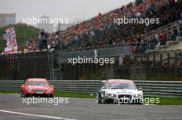 03.09.2006 Zandvoort, The Netherlands,  Heinz-Harald Frentzen (GER), Audi Sport Team Abt Sportsline, Audi A4 DTM, leads Bernd Schneider (GER), AMG-Mercedes, AMG-Mercedes C-Klasse - DTM 2006 at Zandvoort, The Netherlands (Deutsche Tourenwagen Masters)