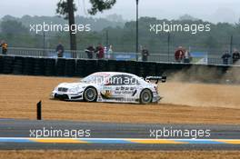 14.10.2006 Le Mans, France,  Mathias Lauda (AUT), Persson Motorsport AMG-Mercedes, AMG-Mercedes C-Klasse, going through the gravel - DTM 2006 at Le Mans Bugatti Circuit, France (Deutsche Tourenwagen Masters)