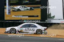 14.10.2006 Le Mans, France,  Mathias Lauda (AUT), Persson Motorsport AMG-Mercedes, AMG-Mercedes C-Klasse, going through the gravel - DTM 2006 at Le Mans Bugatti Circuit, France (Deutsche Tourenwagen Masters)