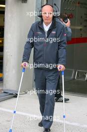 14.10.2006 Le Mans, France,  Dr. Wolfgang Ullrich (GER), Audi's Head of Sport, on crutches after a leg operation - DTM 2006 at Le Mans Bugatti Circuit, France (Deutsche Tourenwagen Masters)