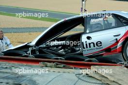 15.10.2006 Le Mans, France,  The car of Frank Stippler (GER), Audi Sport Team Rosberg, Audi A4 DTM, being lifter on a truck after a big crash at the opening lap of the race - DTM 2006 at Le Mans Bugatti Circuit, France (Deutsche Tourenwagen Masters)