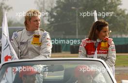 15.10.2006 Le Mans, France,  (left) Thed Björk (SWE), Team Midland, Audi A4 DTM and (right) Vanina Ickx (BEL), Team Midland, Audi A4 DTM during the parade lap. - DTM 2006 at Le Mans Bugatti Circuit, France (Deutsche Tourenwagen Masters)