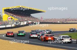 15.10.2006 Le Mans, France,  Start of the DTM race seen from the rear towards the firt chicane. - DTM 2006 at Le Mans Bugatti Circuit, France (Deutsche Tourenwagen Masters)