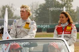 15.10.2006 Le Mans, France,  Thed Björk (SWE), Team Midland, Audi A4 DTM (left) and (right) Vanina Ickx (BEL), Team Midland, Audi A4 DTM on the parade lap. - DTM 2006 at Le Mans Bugatti Circuit, France (Deutsche Tourenwagen Masters)