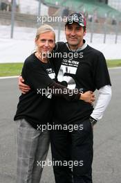 15.10.2006 Le Mans, France,  Bernd Schneider (GER), AMG-Mercedes, Portrait, with his girlfriend Svenja Weber (GER) - DTM 2006 at Le Mans Bugatti Circuit, France (Deutsche Tourenwagen Masters)