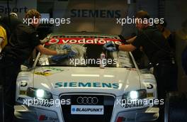 27.10.2006 Hockenheim, Germany,  Windows of the car of Tom Kristensen (DNK), Audi Sport Team Abt Sportsline, Audi A4 DTM being cleaned. - DTM 2006 at Hockenheimring (Deutsche Tourenwagen Masters)