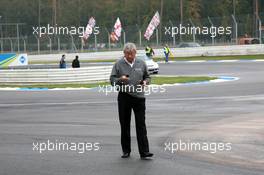 28.10.2006 Hockenheim, Germany,  Roland Bruynseraede (BEL), Race Director DTM, at the scene of the crash of Vanina Ickx (BEL), Team Midland, Audi A4 DTM - DTM 2006 at Hockenheimring (Deutsche Tourenwagen Masters)