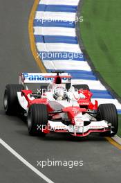 31.03.2006 Melbourne, Australia,  Jarno Trulli (ITA), Toyota Racing - Formula 1 World Championship, Rd 3, Australian Grand Prix, Friday Practice