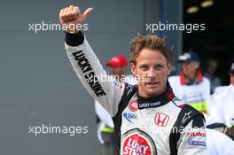 01.04.2006 Melbourne, Australia,  Jenson Button (GBR), Honda Racing F1 Team gets pole position - Formula 1 World Championship, Rd 3, Australian Grand Prix, Saturday Qualifying