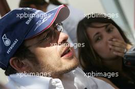 30.03.2006 Melbourne, Australia,  Jacques Villeneuve (CDN), BMW Sauber F1 Team with his girlfriend johanna - Formula 1 World Championship, Rd 3, Australian Grand Prix, Thursday
