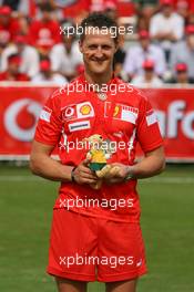 29.03.2006 Melbourne, Australia,  Michael Schumacher (GER), Scuderia Ferrari in the Vodafone Rugby 7s Challenge - Formula 1 World Championship, Rd 3, Australian Grand Prix, Wednesday