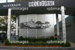 29.03.2006 Melbourne, Australia,  Paddock entrance - Formula 1 World Championship, Rd 3, Australian Grand Prix, Wednesday