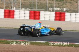 26.01.2006 Barcelona, Spain,  Fernando Alonso (ESP), Renault F1 Team, spins - Formula One Testing, Circuit de Catalunya