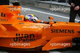 24.01.2006 Barcelona, Spain,  Juan-Pablo Montoya (COL), McLaren Mercedes, In the new MP4-21 - Formula One Testing, Circuit de Catalunya