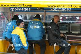 25.01.2006 Barcelona, Spain,  Flavio Briatore (ITA), Renault F1 Team, Team Chief, Managing Director - Formula One Testing, Circuit de Catalunya
