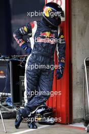 24.02.2006 Barcelona, Spain, Red Bull Racing mechanic waiting for a pitstop
