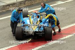 23.02.2006 Barcelona, Spain,  Back of the car from Fernando Alonso (ESP), Renault F1 Team - smoke
