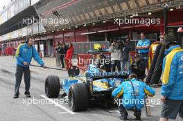 23.02.2006 Barcelona, Spain,  PIT STOP practise of Giancarlo Fisichella (ITA), Renault F1 Team