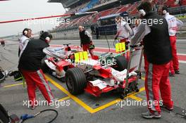 23.02.2006 Barcelona, Spain,  PIT STOP - Jarno Trulli (ITA), Toyota Racing