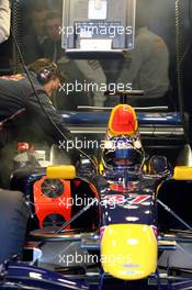 21.02.2006 Barcelona, Spain,  Robert Doornbos (NED), Test Driver, Red Bull Racing, Pitlane, Box, Garage