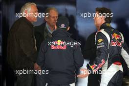 22.02.2006 Barcelona, Spain,  Dietrich Mateschitz (AUT), Owner of Red Bull (Red Bull Racing, Scuderia Toro Rosso) talking with Helmut Marko (AUT), Red Bull Racing, Red Bull Advisor, Christian Klien (AUT), Red Bull Racing, David Coulthard (GBR), Red Bull Racing, Danny Behr (AUT), Red Bull Racing, Assistant to D. Mateschitz