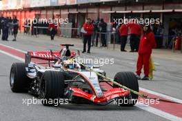 28.11.2006 Barcelona, Spain,  Lewis Hamilton (GBR), McLaren Mercedes, returns to the pits after stopping on circuit - Formula One Testing, Circuit de Catalunya