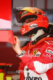 11.03.2006 Sakhir, Bahrain,  Michael Schumacher (GER), Scuderia Ferrari, Pitlane, Box, Garage - Formula 1 World Championship, Rd 1, Bahrain Grand Prix, Saturday Practice