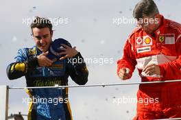 22.10.2006 Sao Paulo, Brazil,  Fernando Alonso (ESP), Renault F1 Team and Ross Brawn (GBR), Scuderia Ferrari, Technical Director - Formula 1 World Championship, Rd 18, Brazilian Grand Prix, Sunday Podium