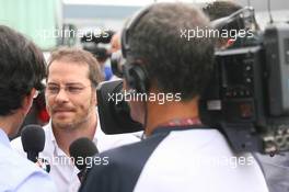 22.06.2006 Montreal, Canada,  Jacques Villeneuve (CDN), BMW Sauber F1 Team, is interviewed by the press - Formula 1 World Championship, Rd 9, Canadian Grand Prix, Thursday