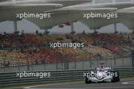 29.09.2006 Shanghai, China,  Robert Kubica (POL), BMW Sauber F1 Team, F1.06 - Formula 1 World Championship, Rd 16, Chinese Grand Prix, Friday Practice