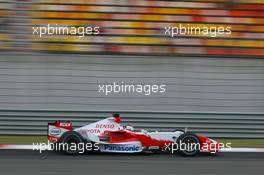 29.09.2006 Shanghai, China,  Jarno Trulli (ITA), Toyota Racing, TF106 - Formula 1 World Championship, Rd 16, Chinese Grand Prix, Friday Practice