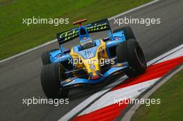 29.09.2006 Shanghai, China,  Fernando Alonso (ESP), Renault F1 Team, R26 - Formula 1 World Championship, Rd 16, Chinese Grand Prix, Friday Practice