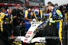 01.10.2006 Shanghai, China,  Rubens Barrichello (BRA), Honda Racing F1 Team, RA106  - Formula 1 World Championship, Rd 16, Chinese Grand Prix, Sunday Pre-Race Grid