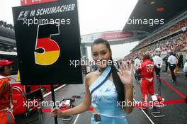 01.10.2006 Shanghai, China,  Grid girl - Formula 1 World Championship, Rd 16, Chinese Grand Prix, Sunday Grid Girl
