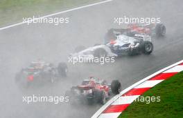 01.10.2006 Shanghai, China,  Robert Kubica (POL), BMW Sauber F1 Team, F1.06, spins  - Formula 1 World Championship, Rd 16, Chinese Grand Prix, Sunday Race