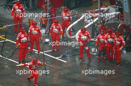 30.09.2006 Shanghai, China,  Scuderia Ferrari Pit Crew - Formula 1 World Championship, Rd 16, Chinese Grand Prix, Saturday Qualifying