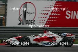 30.09.2006 Shanghai, China,  Jarno Trulli (ITA), Toyota Racing, TF106 - Formula 1 World Championship, Rd 16, Chinese Grand Prix, Saturday Practice
