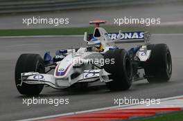 30.09.2006 Shanghai, China,  Nick Heidfeld (GER), BMW Sauber F1 Team, F1.06 - Formula 1 World Championship, Rd 16, Chinese Grand Prix, Saturday Qualifying